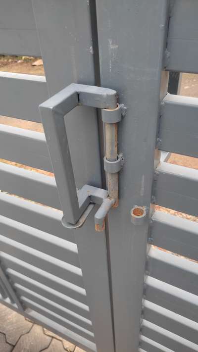 trending gate lock system