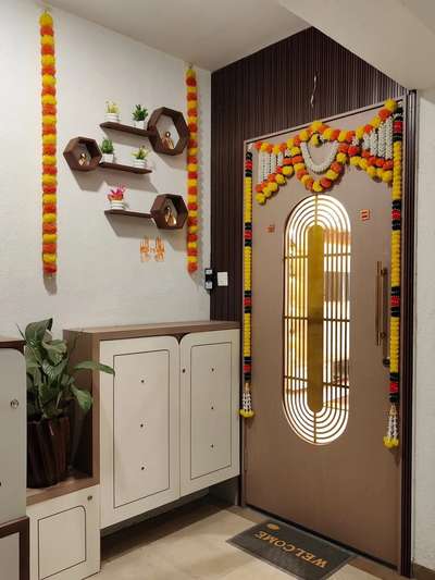 FULL INTERIOR 

CONTACT FOR MORE : TARUN VERMA 

INSTAGRAM : @dt_furniture 

 #koloapp  #LShapeKitchen  #LivingroomDesigns  #furniture   #LUXURY_INTERIOR 
 #indorecity  #indorefurniture  #indorewale