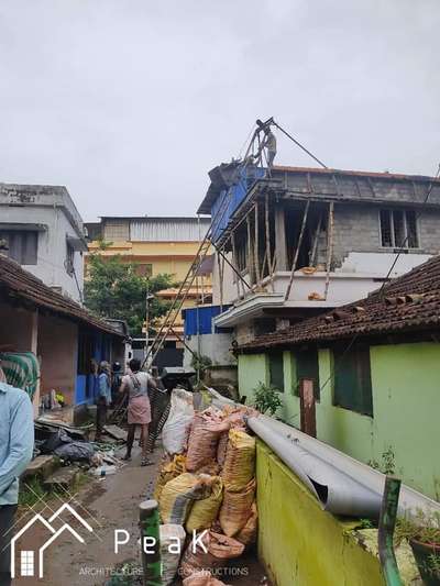 നിങ്ങളുടെ വീടിനു ഒരു മുറി കൂടുതൽ എടുക്കാനോ, ഒരു ബാത്രൂം, അടുക്കള,വർക്ക്‌ ഏരിയ,.. വലുപ്പം കൂട്ടാനും.. എല്ലാ വിധ എക്സ്റ്റൻഷൻസ് പണികൾക്കും ഞങ്ങളെ വിളിക്കു.
കുറഞ്ഞ ബഡ്ജറ്റിൽ എല്ലാ വിധ കൺസ്ട്രക്ഷൻ വർക്കുകളും ഉത്തരവാദ്യത്തോടെ കരാർ എഴുതി ചെയ്ത് കൊടുക്കുന്നു.