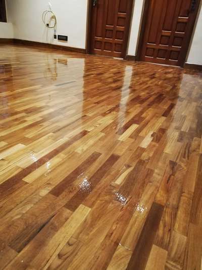 Natural wooden floors
Rose wood, teak sqf-500