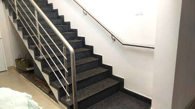 ss plain mat finish handrail