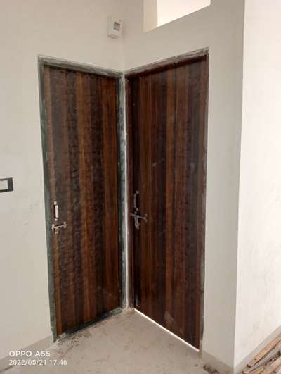 हमारे यहां सभी प्रकार के लकड़ी की चौखट प्लाई दरवाजे सागवान दरवाजे एलुमिनियम सेक्शन विंडो लेट बाथ डोर सभी  का फर्नीचर संबंधित कार्य किया जाता है!
