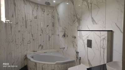 bathroom  #BathroomTIles  #BathroomIdeas  #white  #cool  #CelingLights  #lighting  #bathroomwalltilesdesign  #modernarchitecture