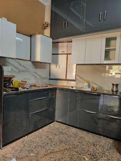 L-shaped Moder kitchen..in alwar city
DM me or call for rate we provide  best service  in regionable  price 🤗🙏
#LShapeKitchen #viral_design_wallpaper #viralkolo #WoodenWindows #WoodenFlooring #WoodenAlmira #WoodenBeds #MasterBedroom #InteriorDesigner #apartmentdecor #apparrmentinterior