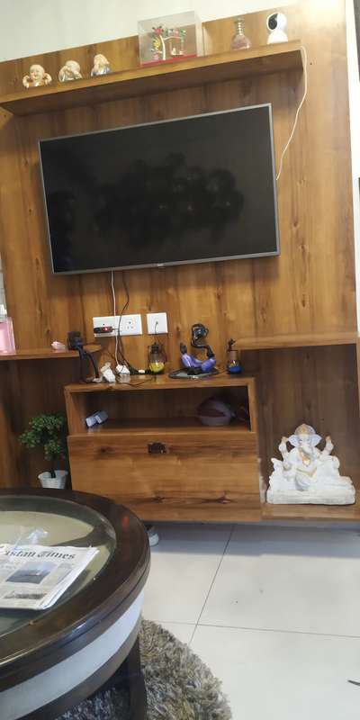 tv unit rs 30,000