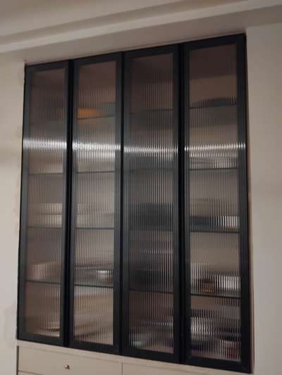 slim profile and fluted glass 
  #flutedglass 
 #slimprofilework 
 #glassworks