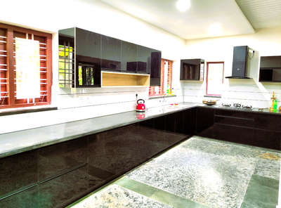 #LargeKitchen  #blackkitchen #KitchenInterior #ModularKitchen #