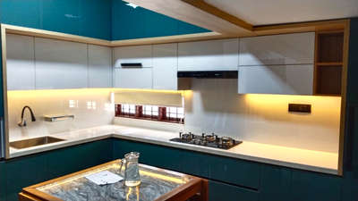 #ClosedKitchen  #KitchenRenovation  #KitchenCabinet  #KitchenTiles  #LShapeKitchen  #KitchenInterior