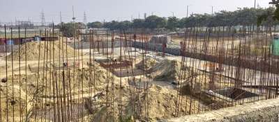 shuttering meson and helper chahiye Noida ke liye