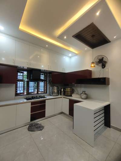 lamineted finish kitchen