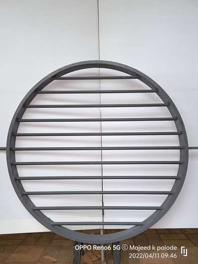 steel window (round)