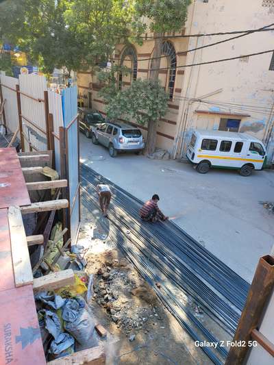 Tmt bars work at site 

#steelbarworks #tmtbars #tmtstirrups #steelbar #builderfloor #Delhihome #delhincr #builder