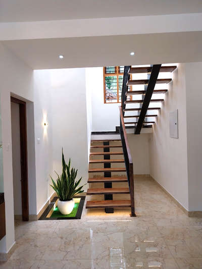 ｗｏｏｄｅｎ     ｓｔａｉｒｅｃａｓｅ  @Trivandrum            #wooden #StaircaseDecors #WoodenStaircase