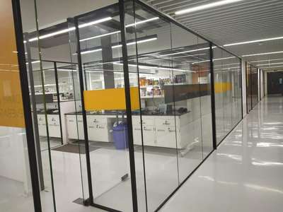 Superior and sleek office partition profiles .
you are free to call or send mail 
vinayakasafetyglass@gmail.com
9995644222