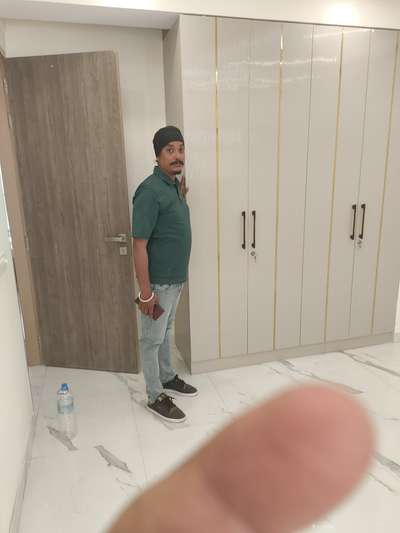 #almirahdesign  #woodenAlmirah  #almirahdecor  #almirahdesigner  #almirahwithwashbessinarea