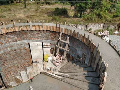 Spiral staircase... 

#CivilEngineer #civilconstruction #civilcontractors #civilwork #civilengineerstructures #civilengineeringworld #housedesignideas #StaircaseDecors #concretestaircases #concreteconstruction #StaircaseDesigns #spiralstaircase