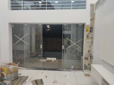 #glassman
#tuffglasswork 
#slidingdoor
www.dcariyatidconstructions.com