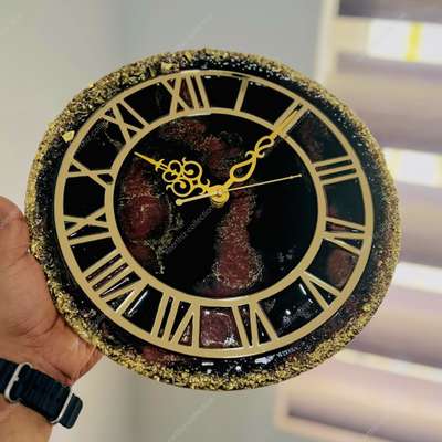 #resin #resinpendants #resinbracelets #resinphotoframes #resinKeychains #resinart #varamalapresevation #resinclocks