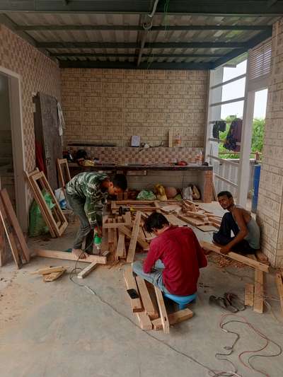 window working
marandi lakad #khidki  #Carpenter  #furnitures  #midularwordrobe  #ModularKitchen  #Modularfurniture