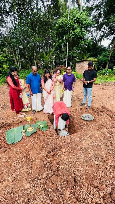 new site 



#kuttur #stonelayingceremony #geohabbuilders #Thrissur