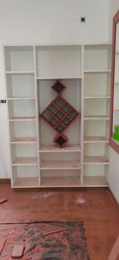 crockery shelf