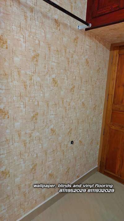 wallpaper, blinds and vinyl flooring
