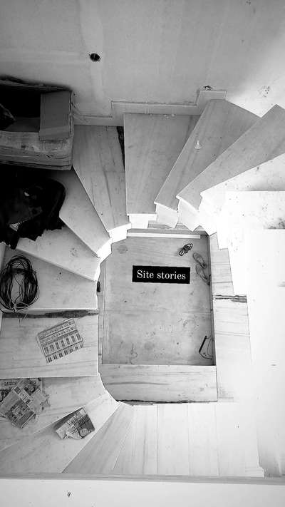 #StaircaseDecors 
#CurvedStaircase 
#nilambur 
#HouseDesigns