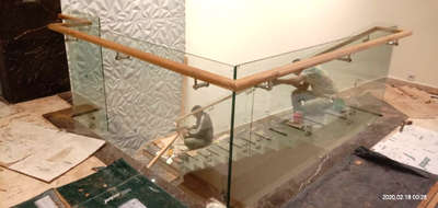 GLASS RAILING & WOODEN TOP