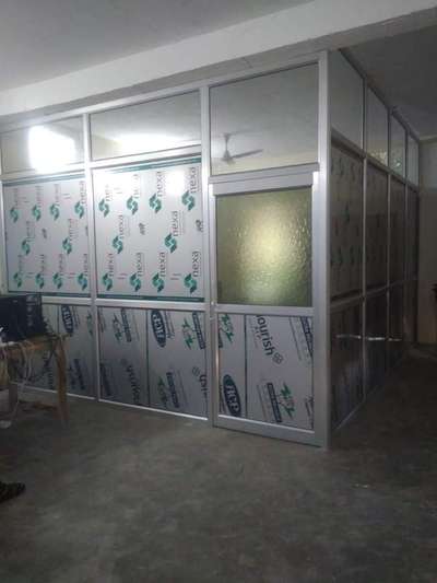 *aluminium partition*
aluminium colour brown every silver white class 5 mm glass