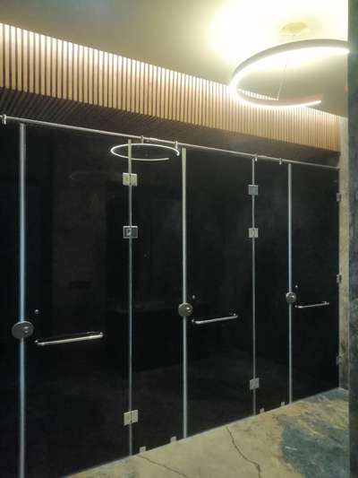 laquere Glass Shower Partition  #BathroomDesigns  #GlassDoors  #glassfilmservice  #GlassHandRailStaircase  #FalseCeiling