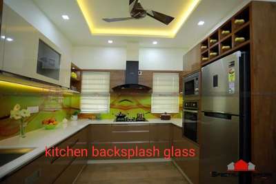 Kitchen backsplash with printed glass