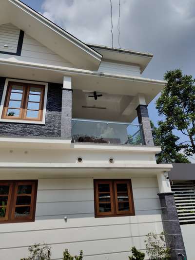 Toghend glass Handrails
 #glasshandrails  #handrailsteel  #GlassBalconyRailing  #glassworks  #keraladesigns  #keralahomeinterior