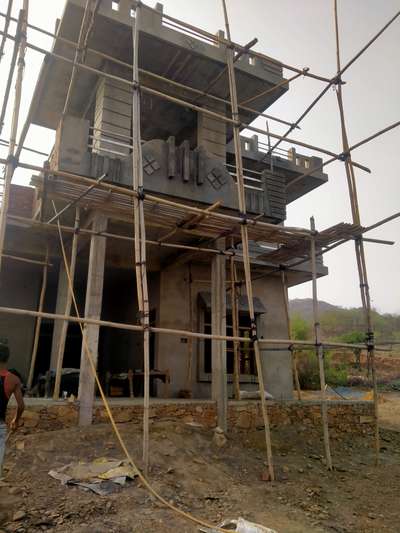 *construction thekedar*
I am 5 varsh ka experience ke sath elevation design drawing all rounder experience ke sath Kiya jata h plus sariya setting ka bhi kiya jata hai rate per square foot ke hisab se chhat level se liya jata hai