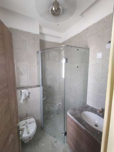 cubical glass shower penal