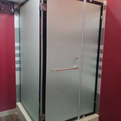 bathroom glass partition