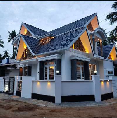 Client name :- Paul
Tropical style vila
Residential place :- Thalore, Thrissur
Attractive & Nice looking home😍