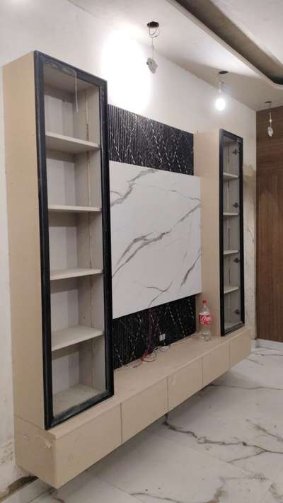 Gurgaon me kisi ko bhi wood work ka kaam karana ho to call kare 300/sqft  hand made &factory finish  without meterial & 1450/sqft with meterial  action Tessa hdhmr
contact