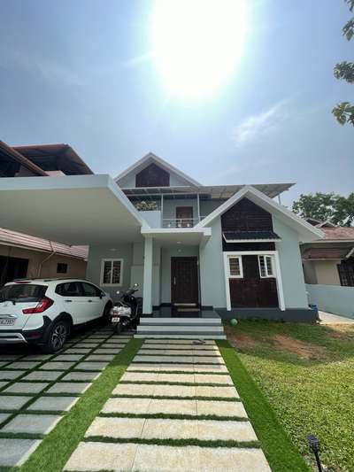 Sreekumar Residence 
Colonial style 
3BHK