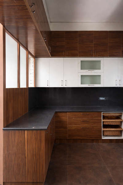 A Happy Customer delivered at Coimbatore.   #ClosedKitchen  #Plywood 
#laminatekitchen #accessories