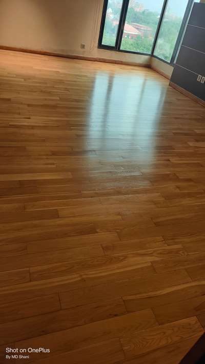 Wooden floor Re-polishing work photos