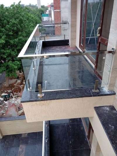 Steel glass balkoni railing