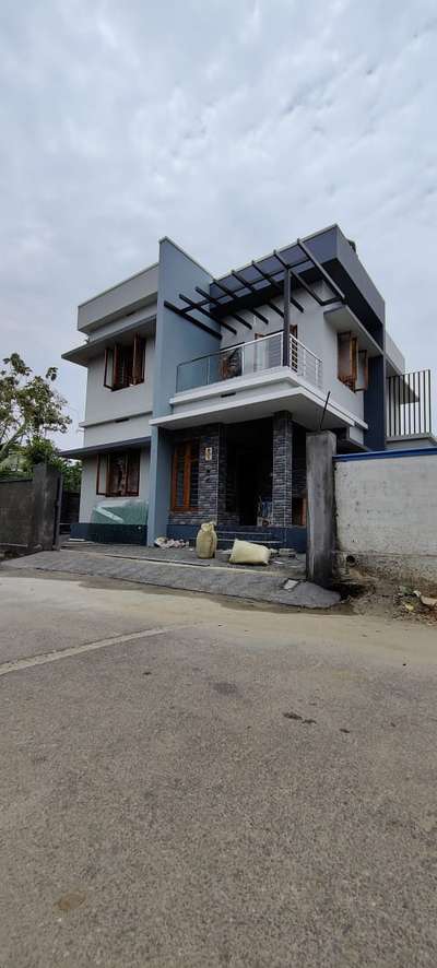 #HouseDesigns  #ElevationHome  #keralastyle  #veede  #SmallHouse  #homeandinterior  #ElevationDesign  #exterior_Work  #workinprogress  #HomeDecor  #homeandinterior  #SmallHouse  #homeinspo  #ElevationHome  #MrHomeKerala  #HouseDesigns