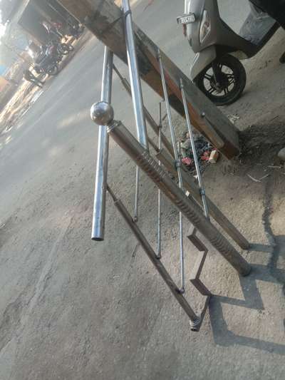 #SteelWindows  #steelrelling #ssrailing  #ss304    

1000rupai fit hai sir