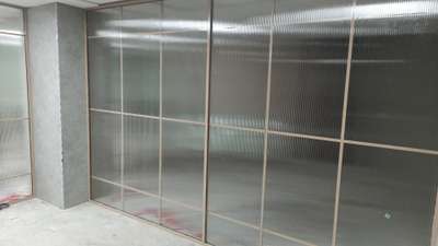 slim profile glass partition