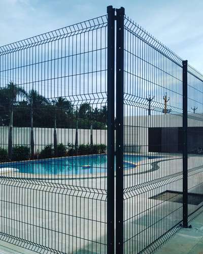 Fence your swimming pool with our brand new Orion welded mesh
#fence #quickfence #orion_welded_mesh #architectural_fence #swimmingpool