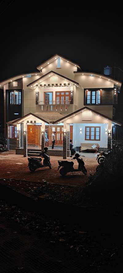 fully finished home at kottiyur, kannur

 #HouseDesigns #Electrical #InteriorDesigner