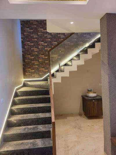 INTERIOR ❤️

FOLLOW FOR MORE
TARUN VERMA : 7898780521

 #tarun_dt  #dt_furniture  #InteriorDesigner  #LShapedStaircase