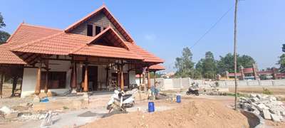 Multi Storyed Traditional House
include : Pond, Compound wall, Porch, Yard, Exterior Garden
Cost of Work : 5Crore
