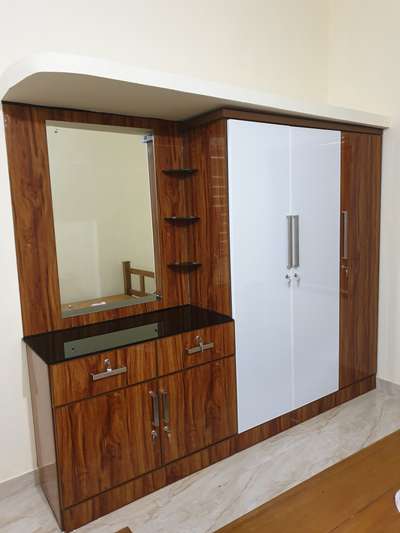 aluminium &uv sheet Wardrobe