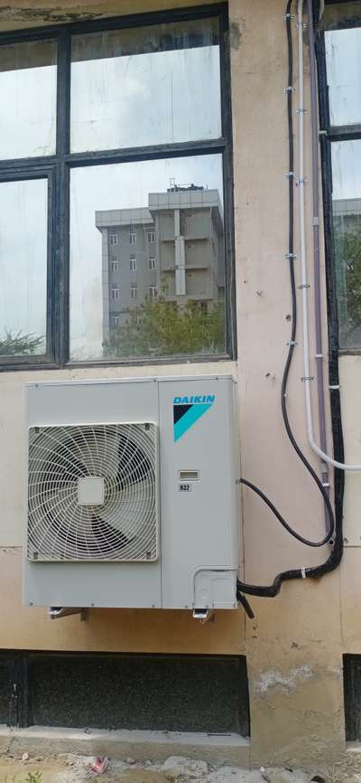 Daikin cassette AC outdoor unit